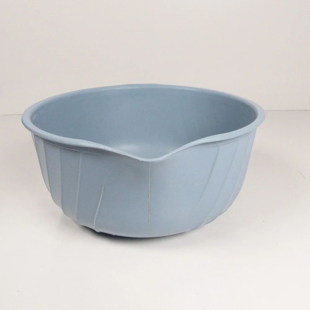Vintage Shamrock Neatway Blue Swirl Mixing Bowl with Handle 2.5 Qt 10 Cups Retro